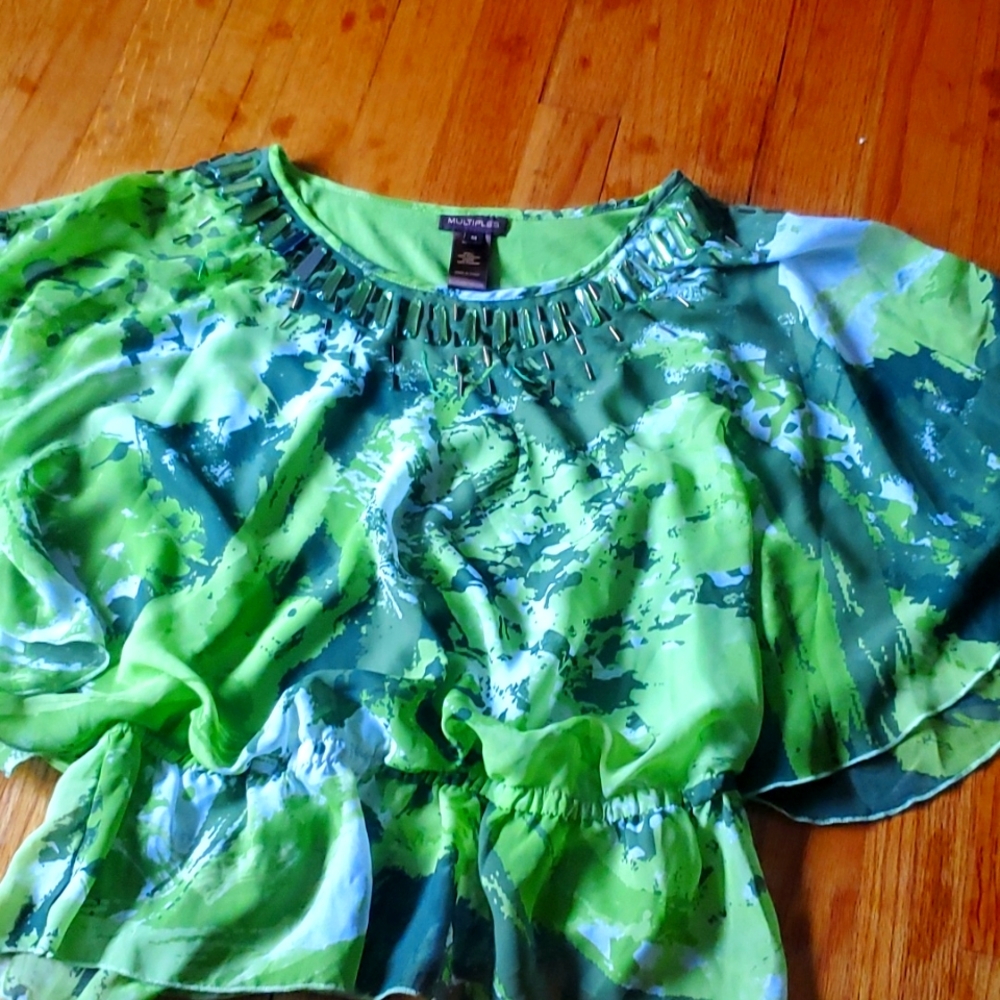 Green Multiples Top Size Medium - image 1